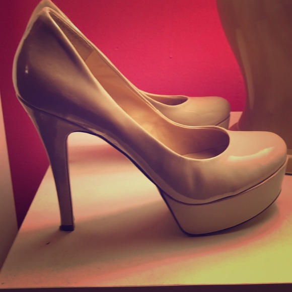 Guess Shoes - Guess pumps ♠️